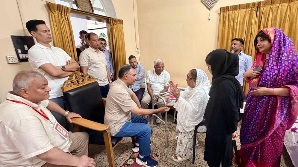 অসুস্থ বিএনপির প্রবীণ নেত্রী খালেদা রাব্বানীর বাসায় গিয়েছেন প্রধানমন্ত্রী তারেক রহমান